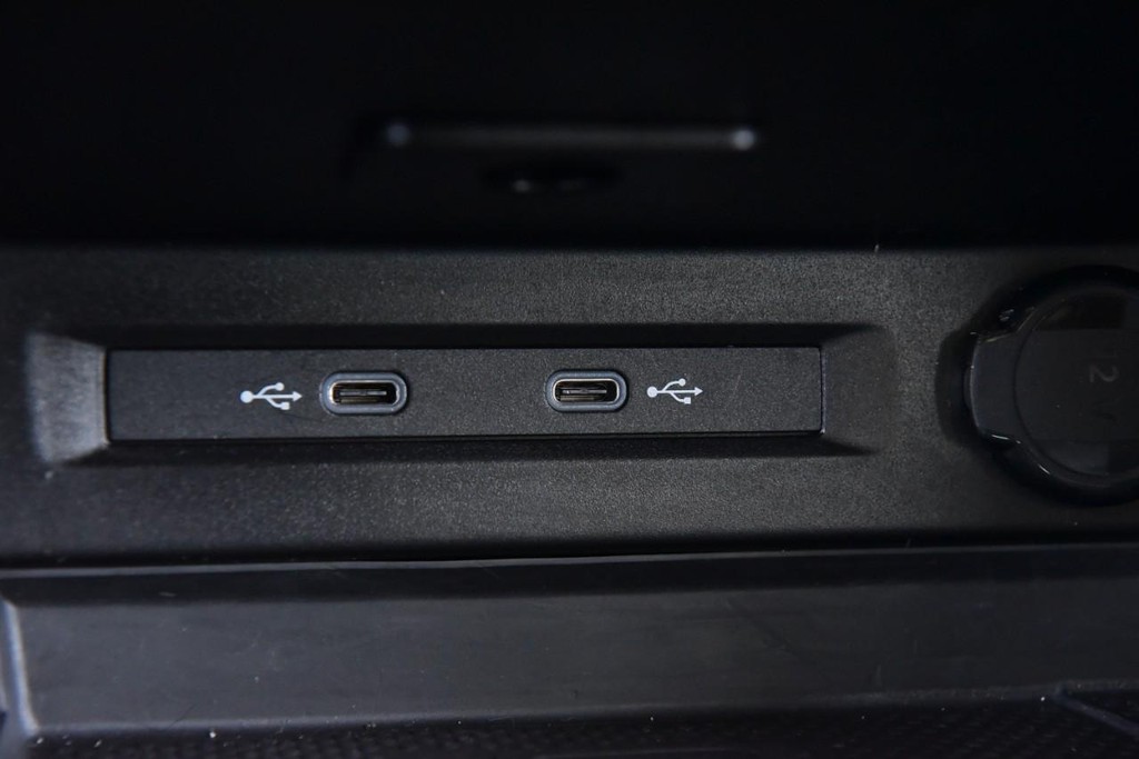 Volkswagen Tiguan Vehicle Full-screen Gallery Image 16