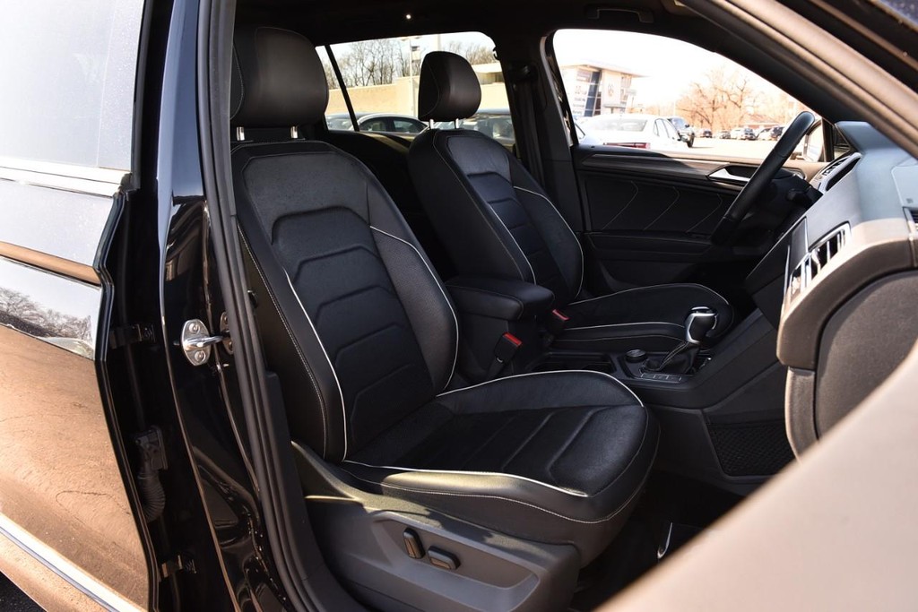 Volkswagen Tiguan Vehicle Full-screen Gallery Image 22