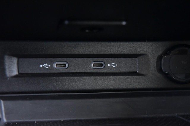 Volkswagen Tiguan Vehicle Image 16