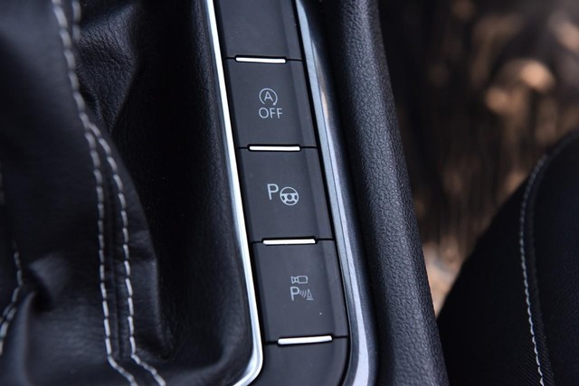 Volkswagen Tiguan Vehicle Image 19