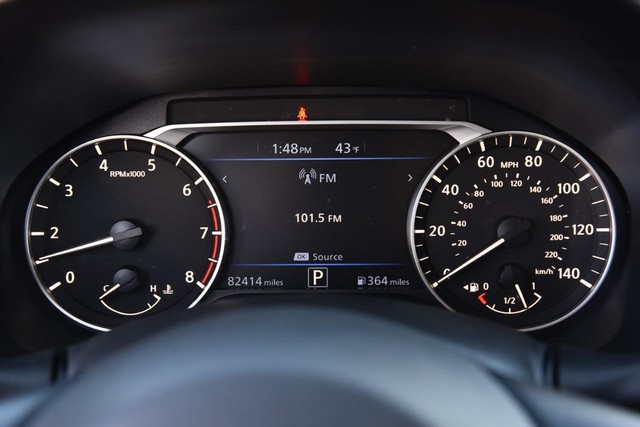 Nissan Altima Vehicle Image 11