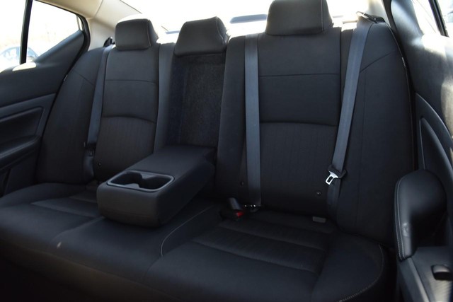 Nissan Altima Vehicle Image 20