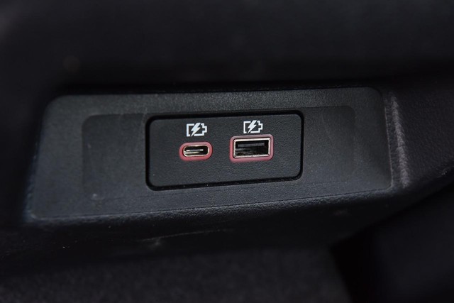 Nissan Altima Vehicle Image 21