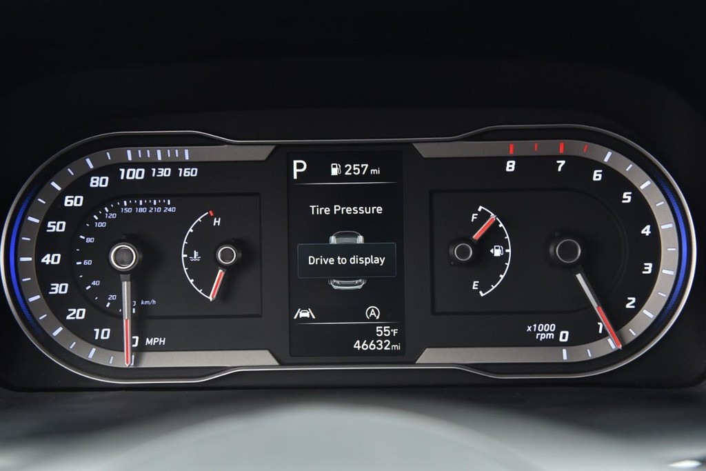 Hyundai Tucson Vehicle Full-screen Gallery Image 11