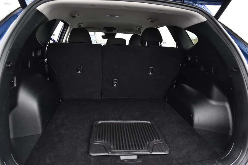 Hyundai Tucson Vehicle Full-screen Gallery Image 25