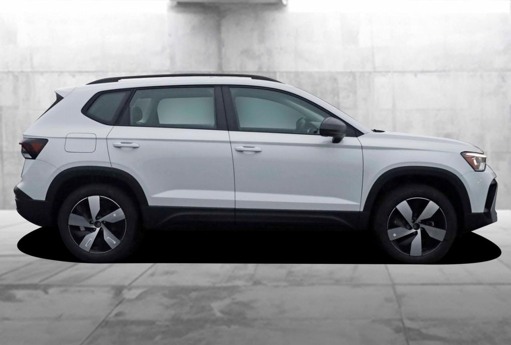 Volkswagen Taos Vehicle Full-screen Gallery Image 5