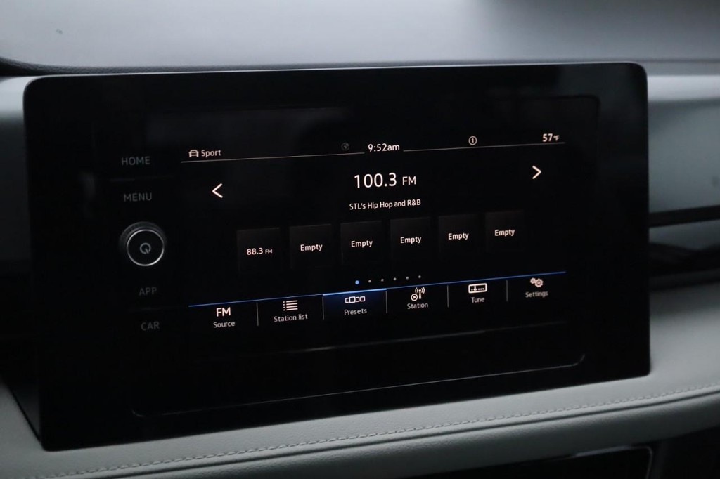 Volkswagen Taos Vehicle Full-screen Gallery Image 13