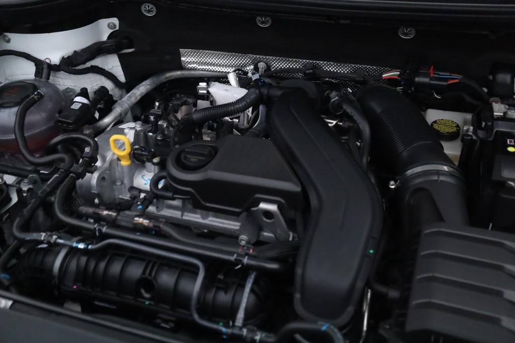 Volkswagen Taos Vehicle Full-screen Gallery Image 21