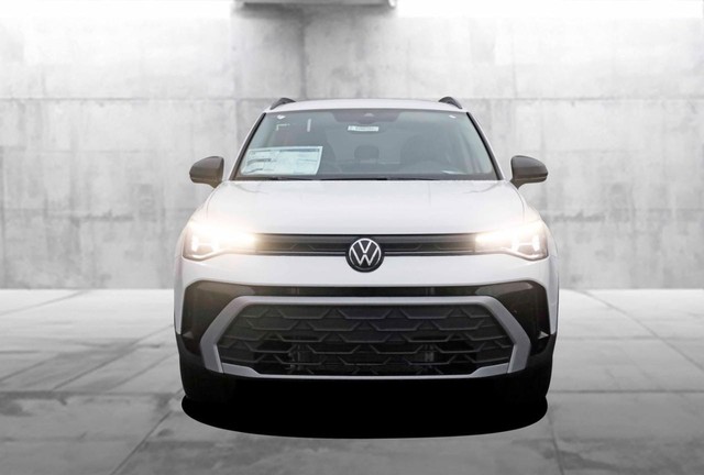 Volkswagen Taos Vehicle Image 04