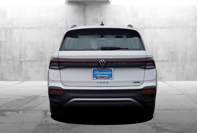 Volkswagen Taos Vehicle Image 06