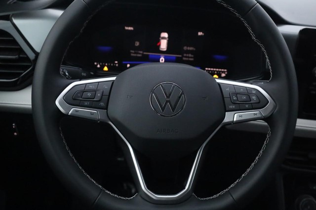 Volkswagen Taos Vehicle Image 07