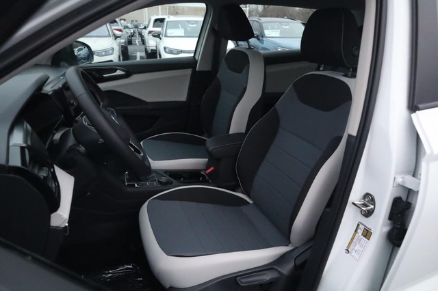 Volkswagen Taos Vehicle Image 17