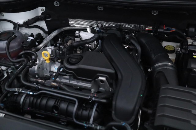 Volkswagen Taos Vehicle Image 21