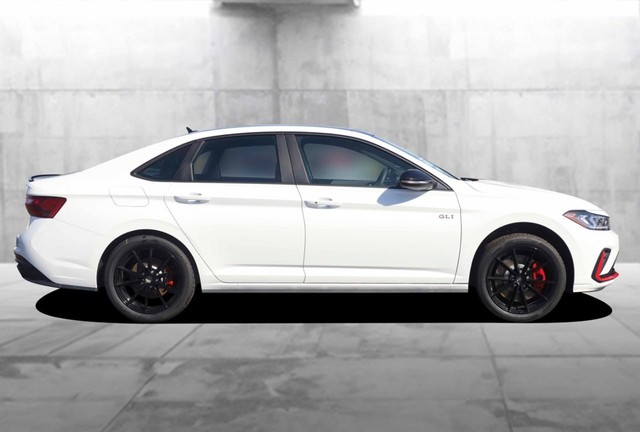 Volkswagen Jetta GLI Vehicle Image 05