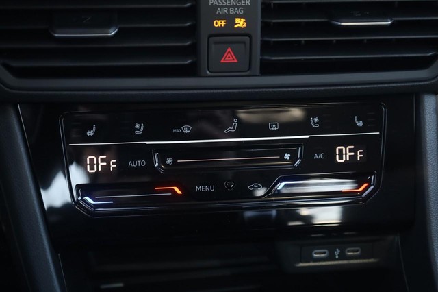 Volkswagen Jetta GLI Vehicle Image 17