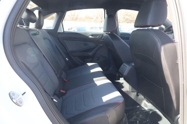 Volkswagen Jetta GLI Vehicle Image 22