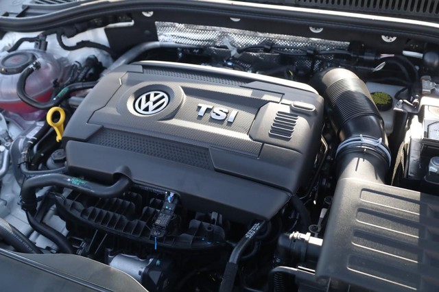 Volkswagen Jetta GLI Vehicle Image 25