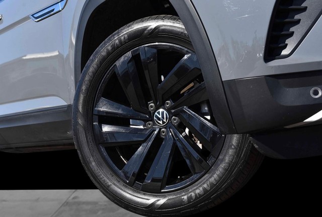 Volkswagen Atlas Cross Sport Vehicle Image 03