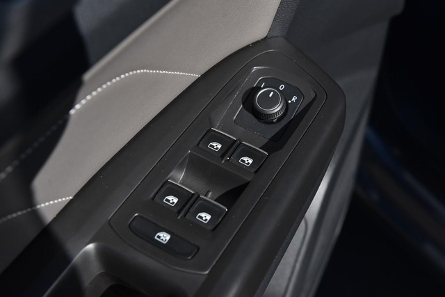 Volkswagen Atlas Cross Sport Vehicle Image 08