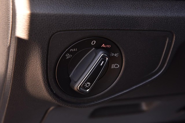 Volkswagen Atlas Cross Sport Vehicle Image 09