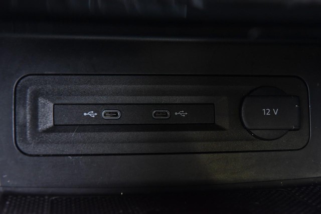 Volkswagen Atlas Cross Sport Vehicle Image 14