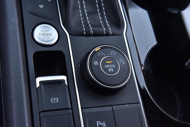 Volkswagen Atlas Cross Sport Vehicle Image 15