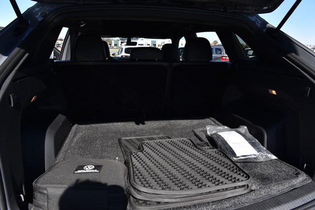 Volkswagen Atlas Cross Sport Vehicle Image 23