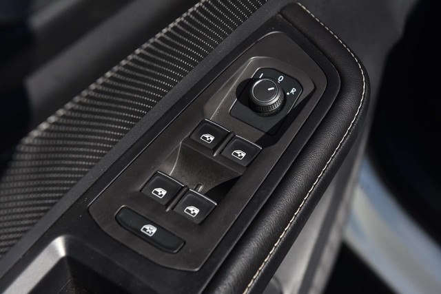 Volkswagen Atlas Cross Sport Vehicle Image 08