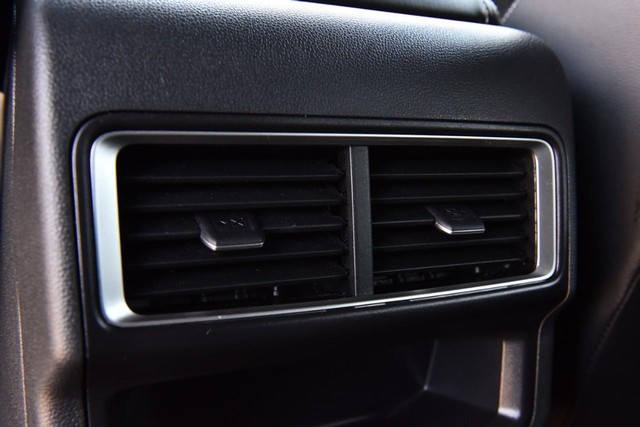 Volkswagen Atlas Cross Sport Vehicle Image 22