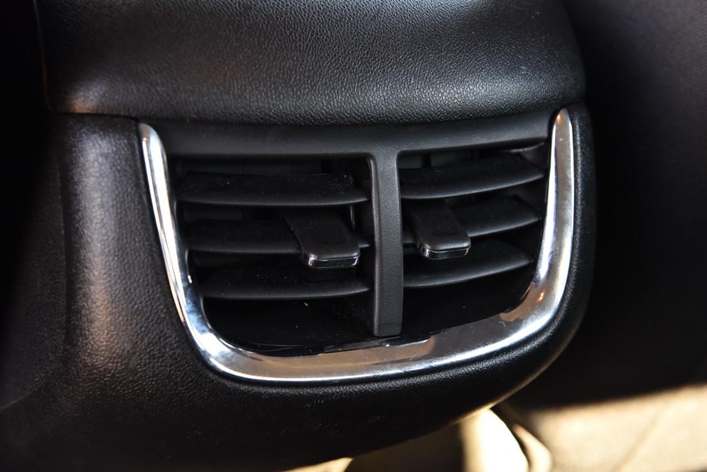 Chevrolet Malibu Vehicle Full-screen Gallery Image 20