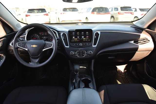 Chevrolet Malibu Vehicle Image 07