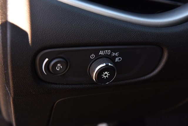 Chevrolet Malibu Vehicle Image 09