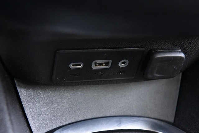 Chevrolet Malibu Vehicle Image 14