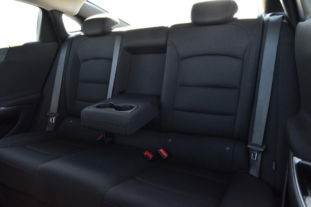Chevrolet Malibu Vehicle Image 19