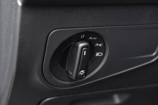 Volkswagen Tiguan Vehicle Image 10