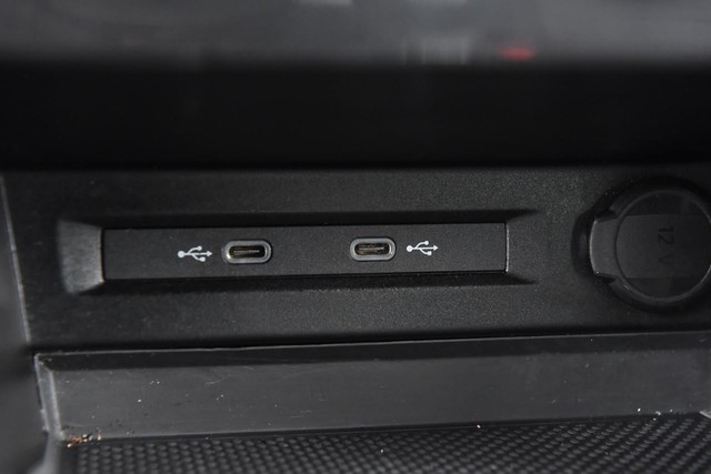 Volkswagen Tiguan Vehicle Image 15