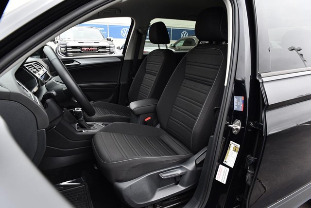 Volkswagen Tiguan Vehicle Image 18