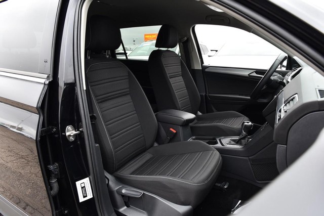 Volkswagen Tiguan Vehicle Image 19