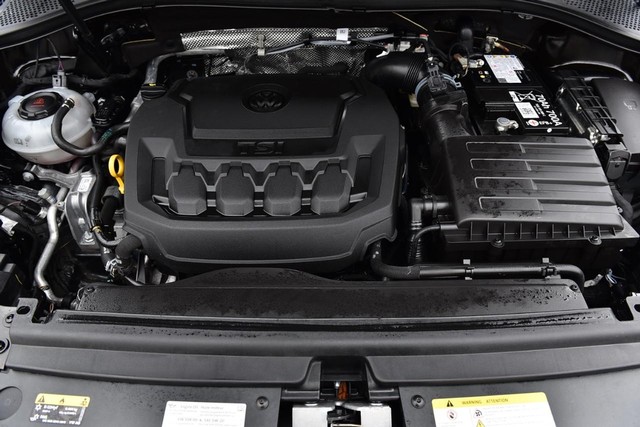 Volkswagen Tiguan Vehicle Image 24