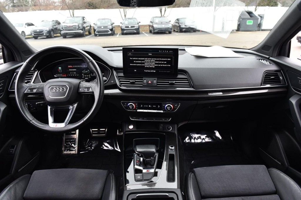 Audi SQ5 Sportback Vehicle Full-screen Gallery Image 07