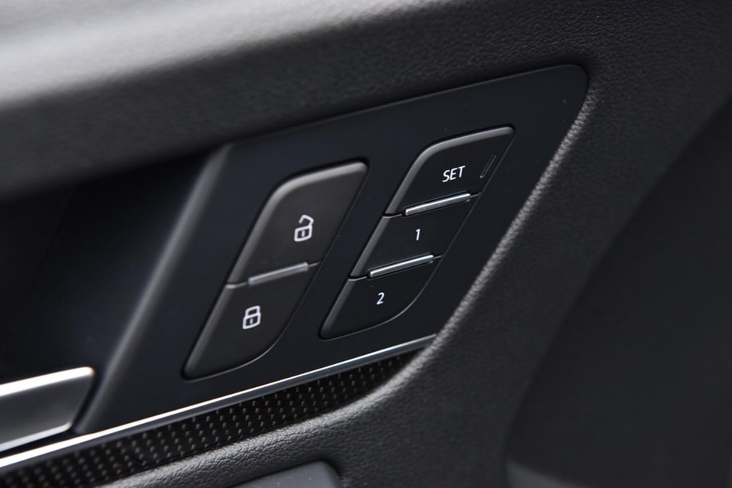 Audi SQ5 Sportback Vehicle Full-screen Gallery Image 10