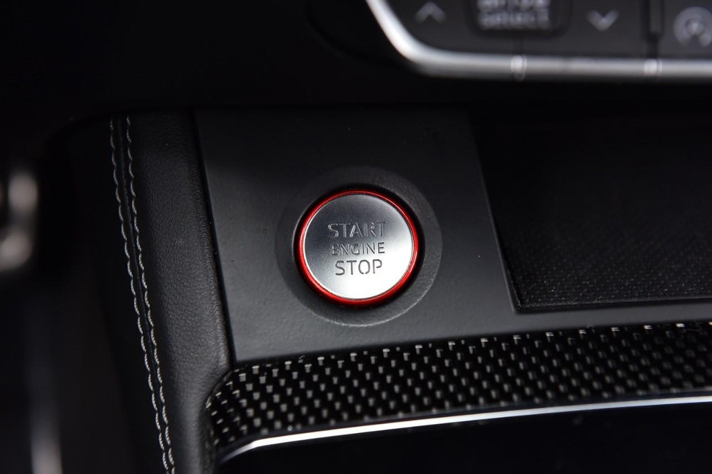 Audi SQ5 Sportback Vehicle Full-screen Gallery Image 18