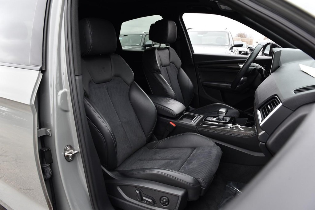 Audi SQ5 Sportback Vehicle Full-screen Gallery Image 22