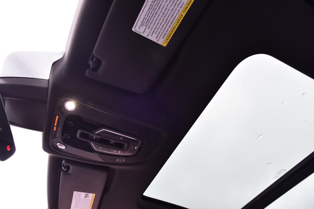 Audi SQ5 Sportback Vehicle Full-screen Gallery Image 23