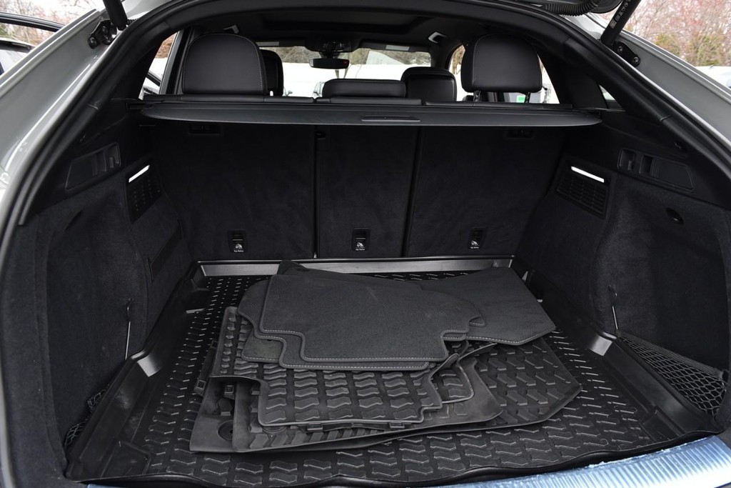 Audi SQ5 Sportback Vehicle Full-screen Gallery Image 28