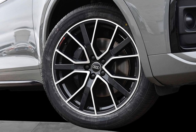 Audi SQ5 Sportback Vehicle Image 03