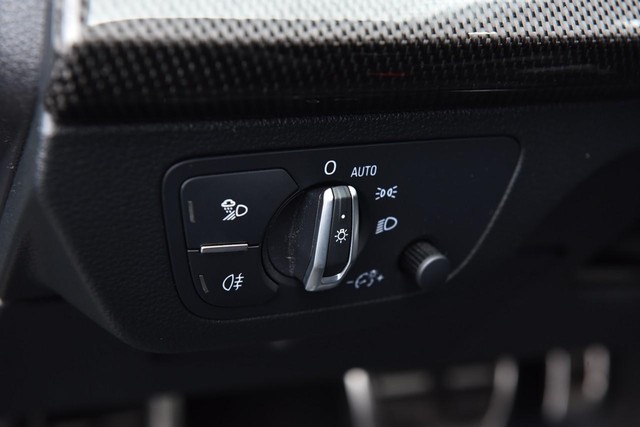 Audi SQ5 Sportback Vehicle Image 12