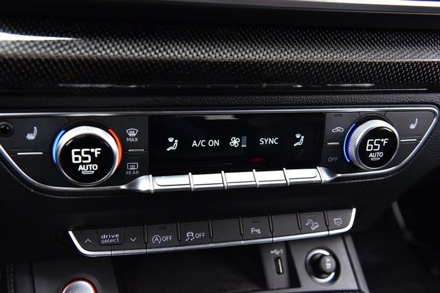 Audi SQ5 Sportback Vehicle Image 17