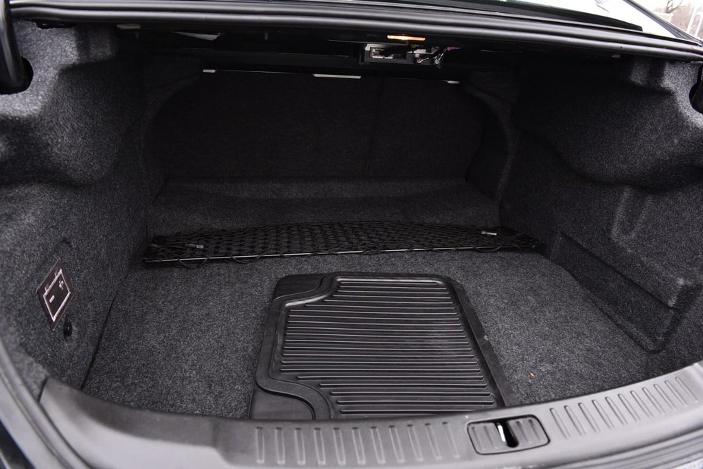 Chevrolet Malibu Vehicle Full-screen Gallery Image 17