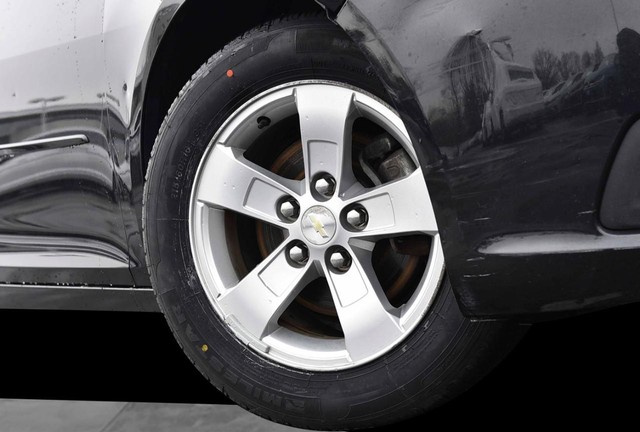 Chevrolet Malibu Vehicle Image 03